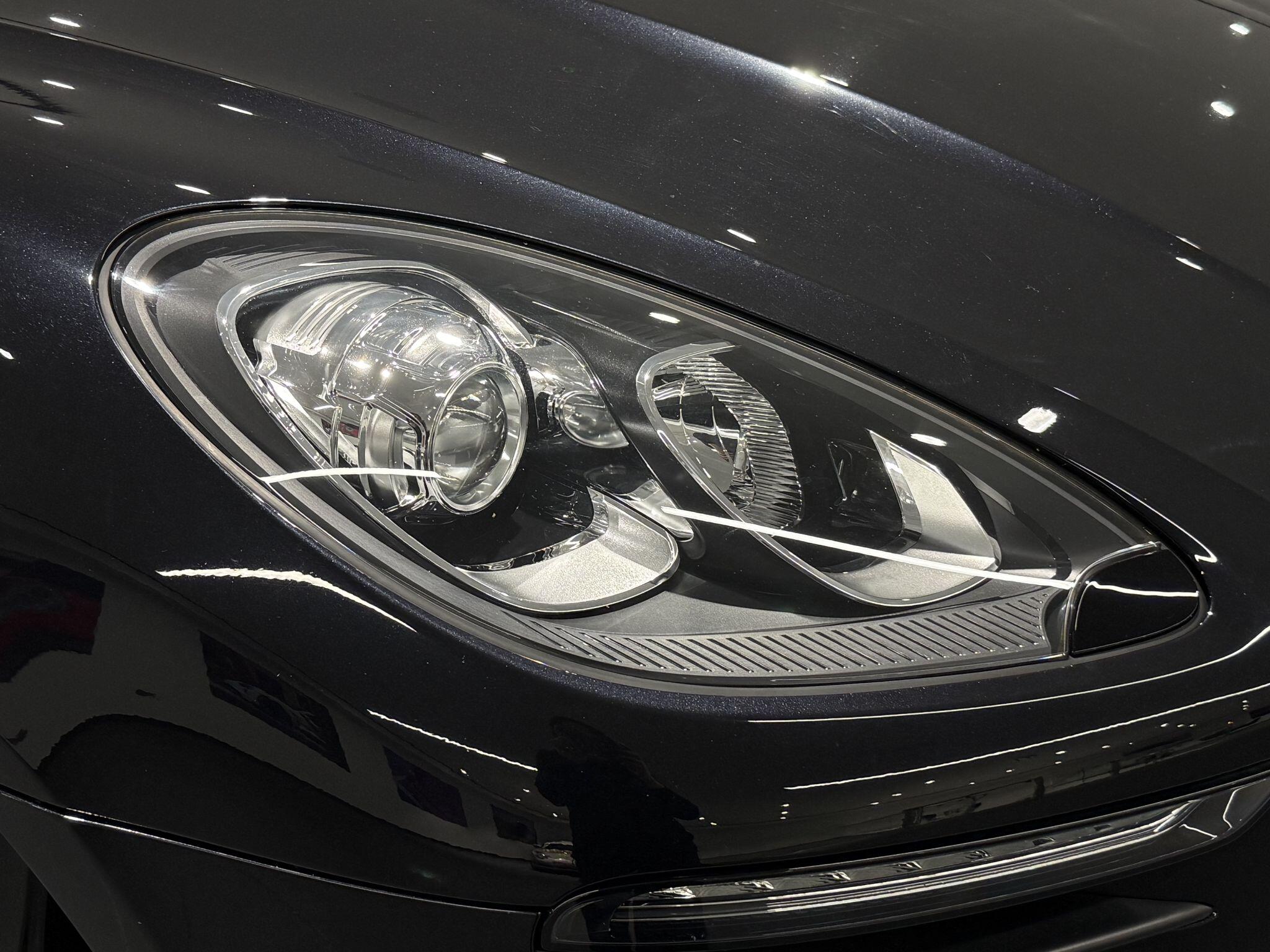 Porsche Macan view 93