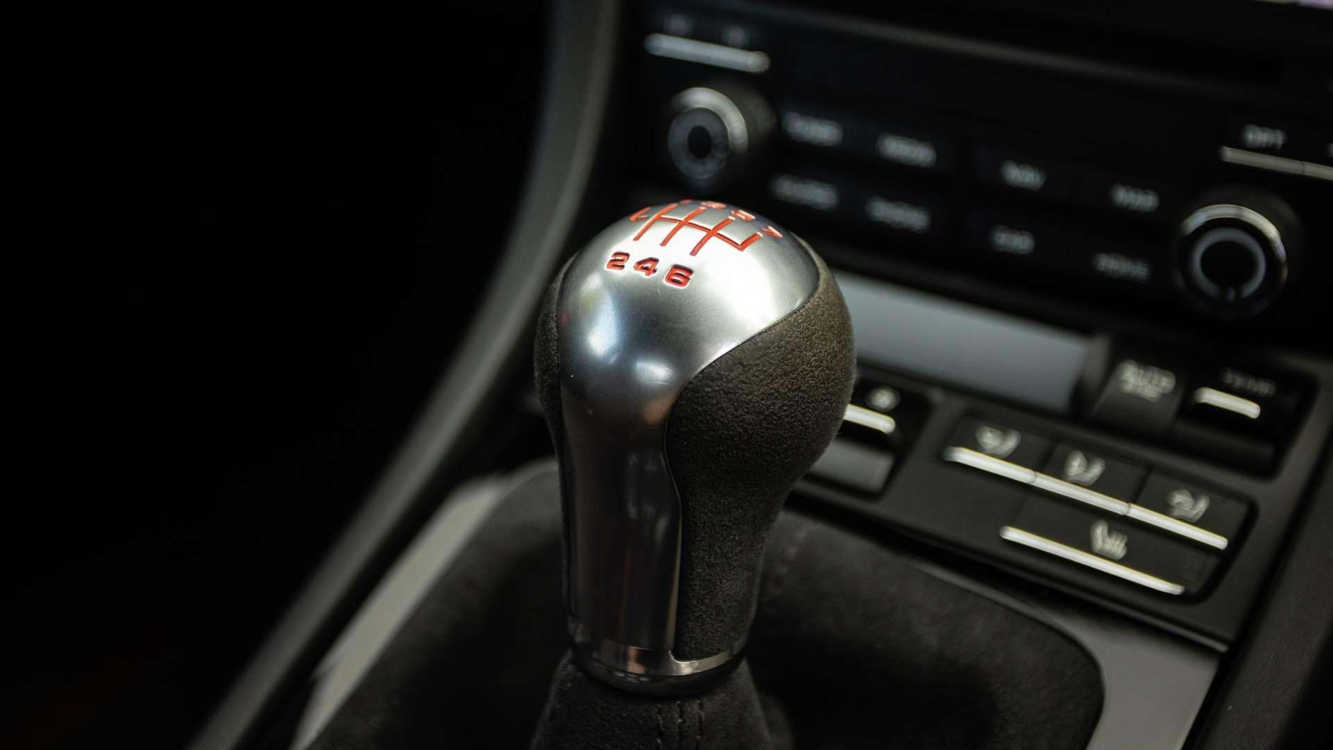 Porsche 911 view 22