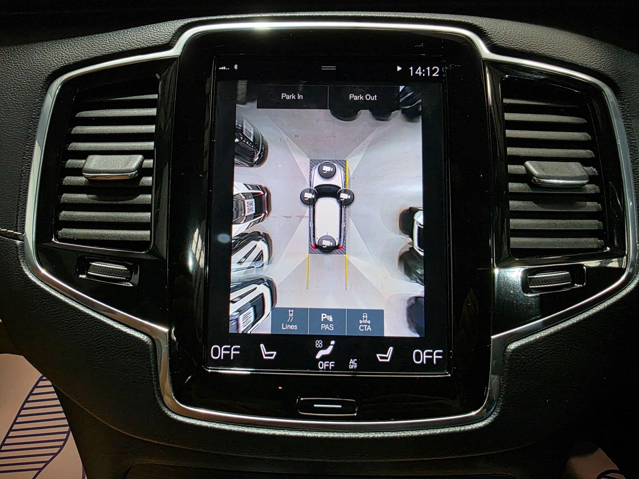 Volvo XC90 view 11