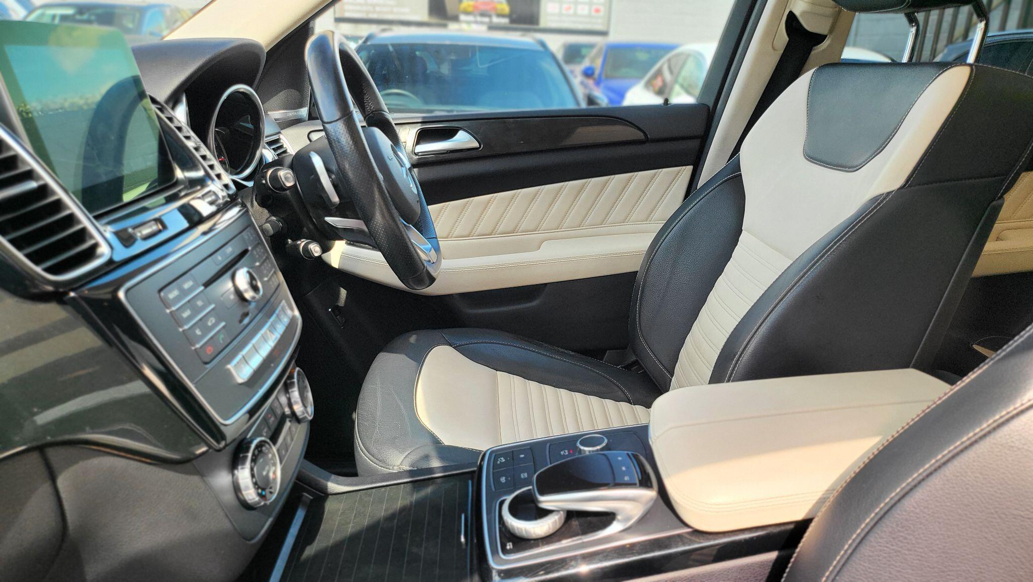 Mercedes-Benz Gle view 36