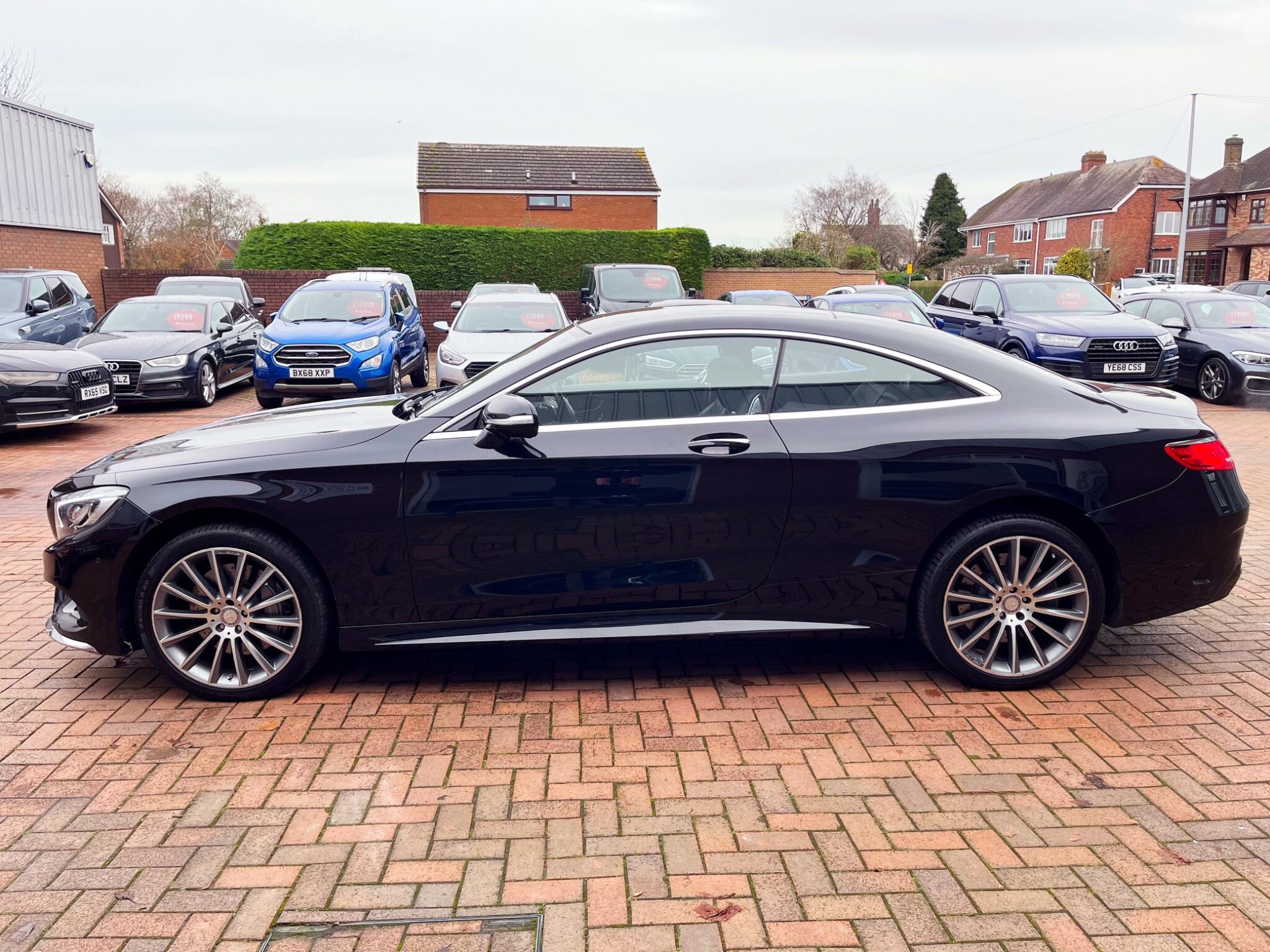 Mercedes-Benz S-Class view 32