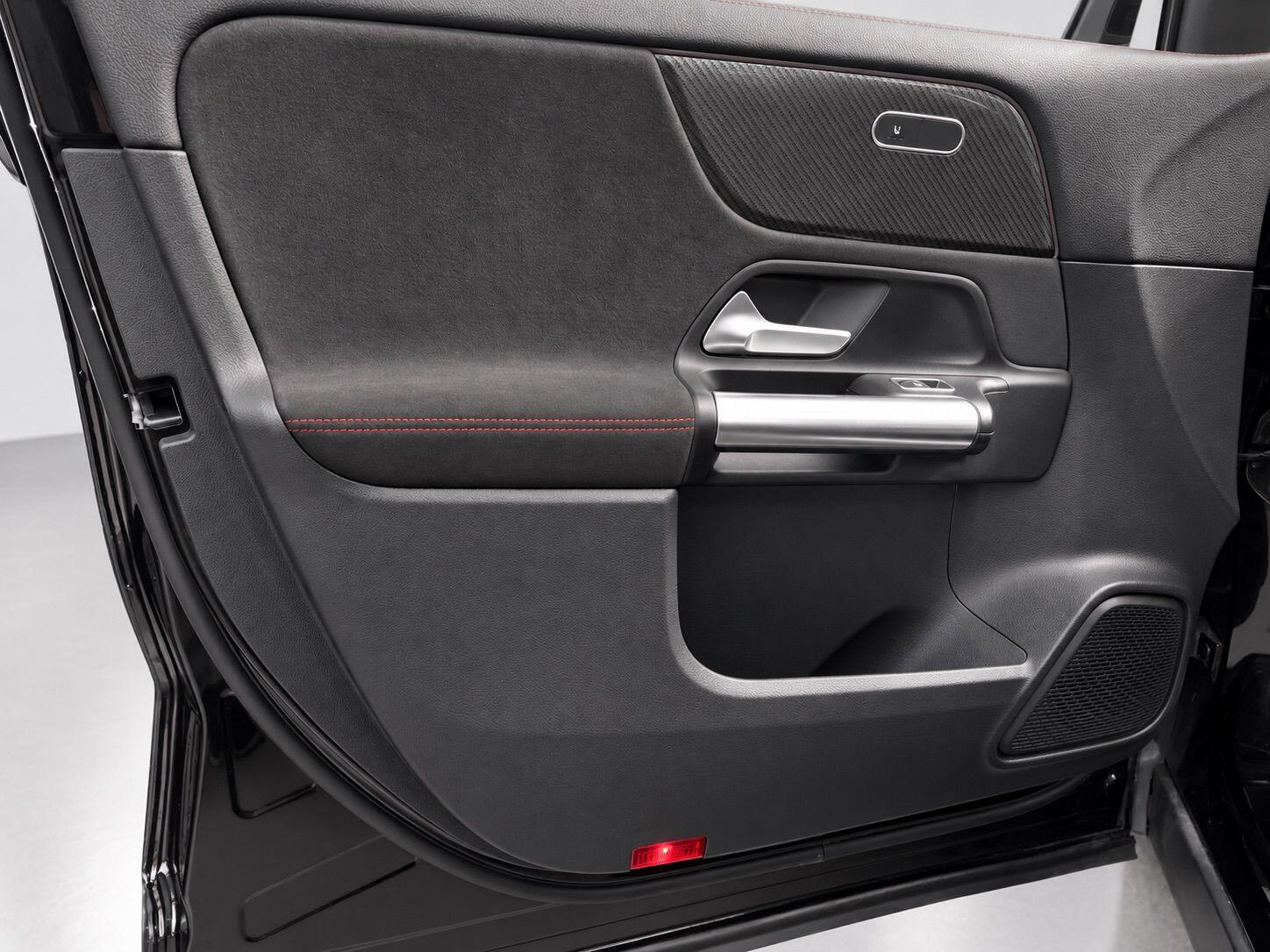Mercedes-Benz GLA view 33