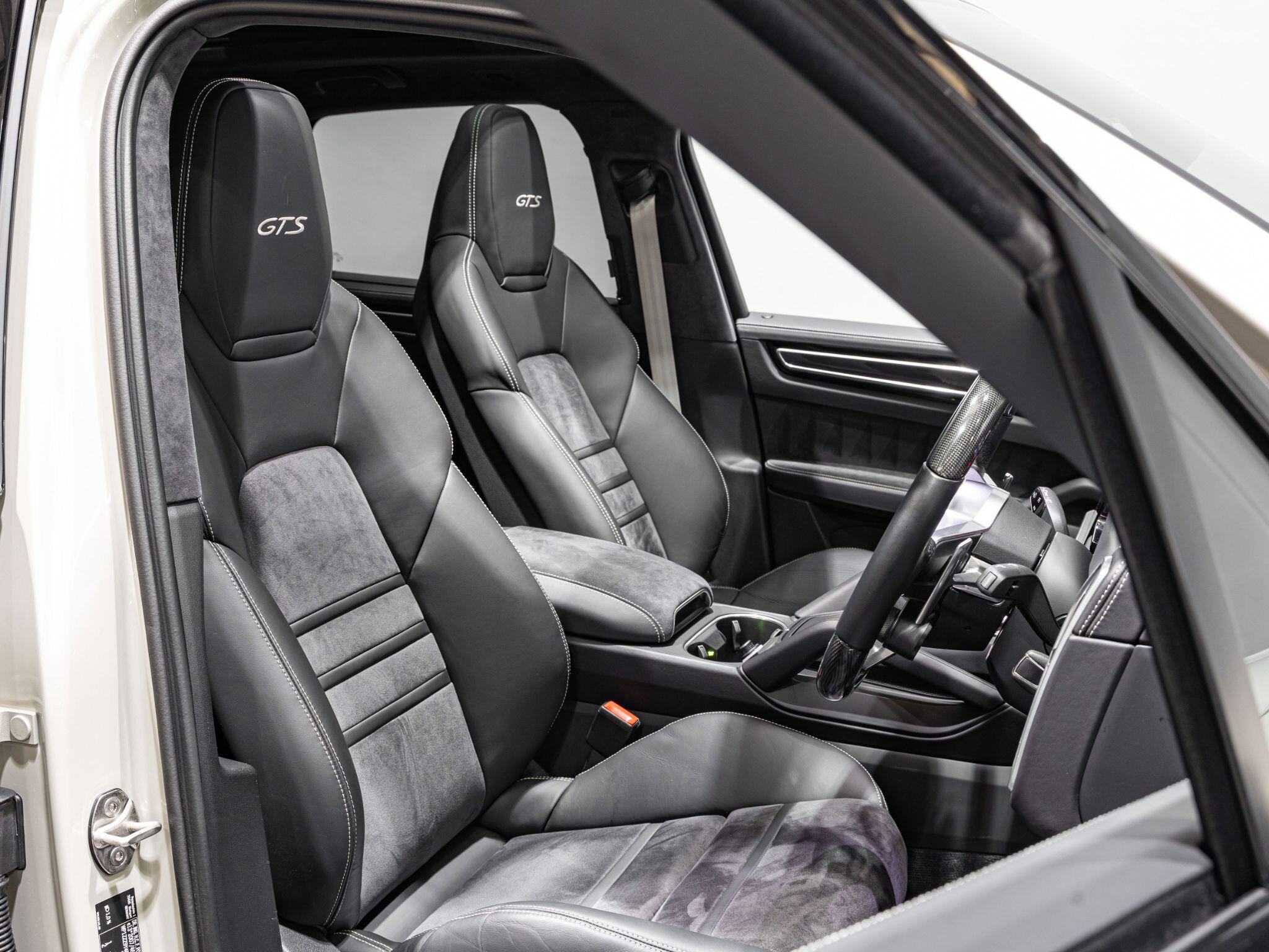Porsche Cayenne view 2
