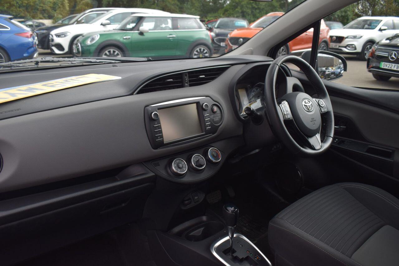 Toyota Yaris view 15