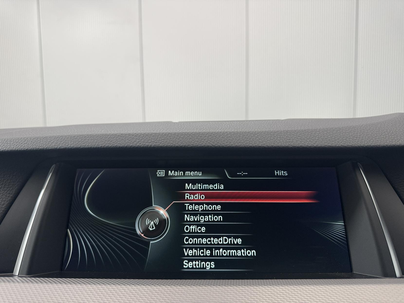 BMW 5 Series view 69