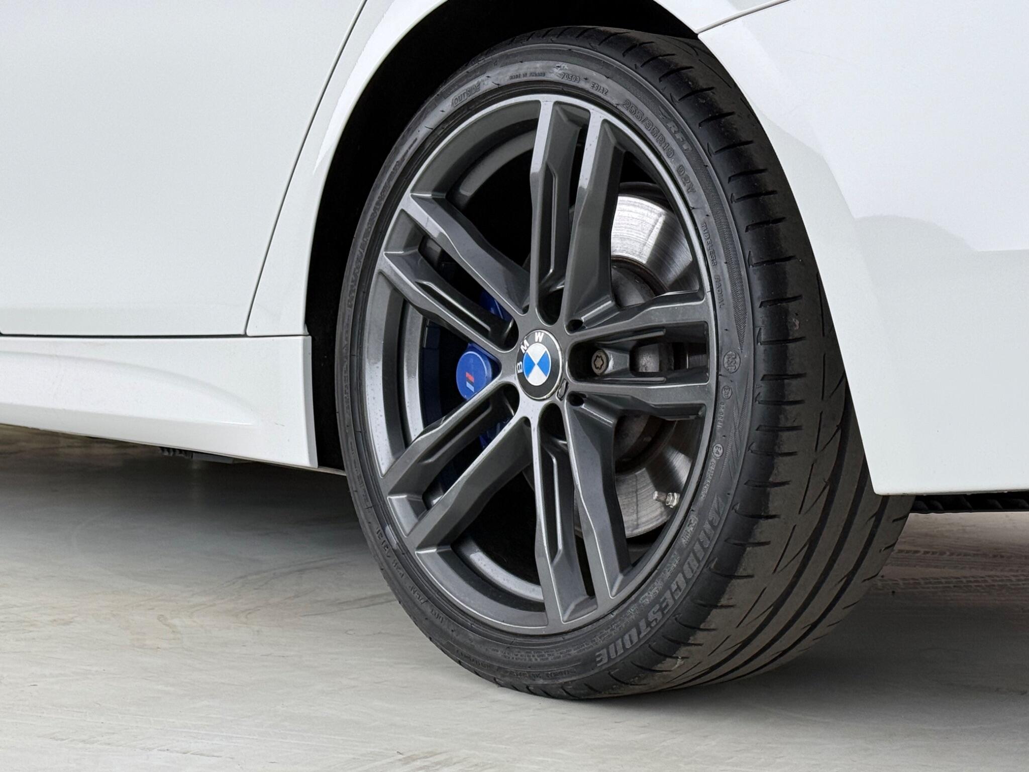 BMW 4 Series view 8