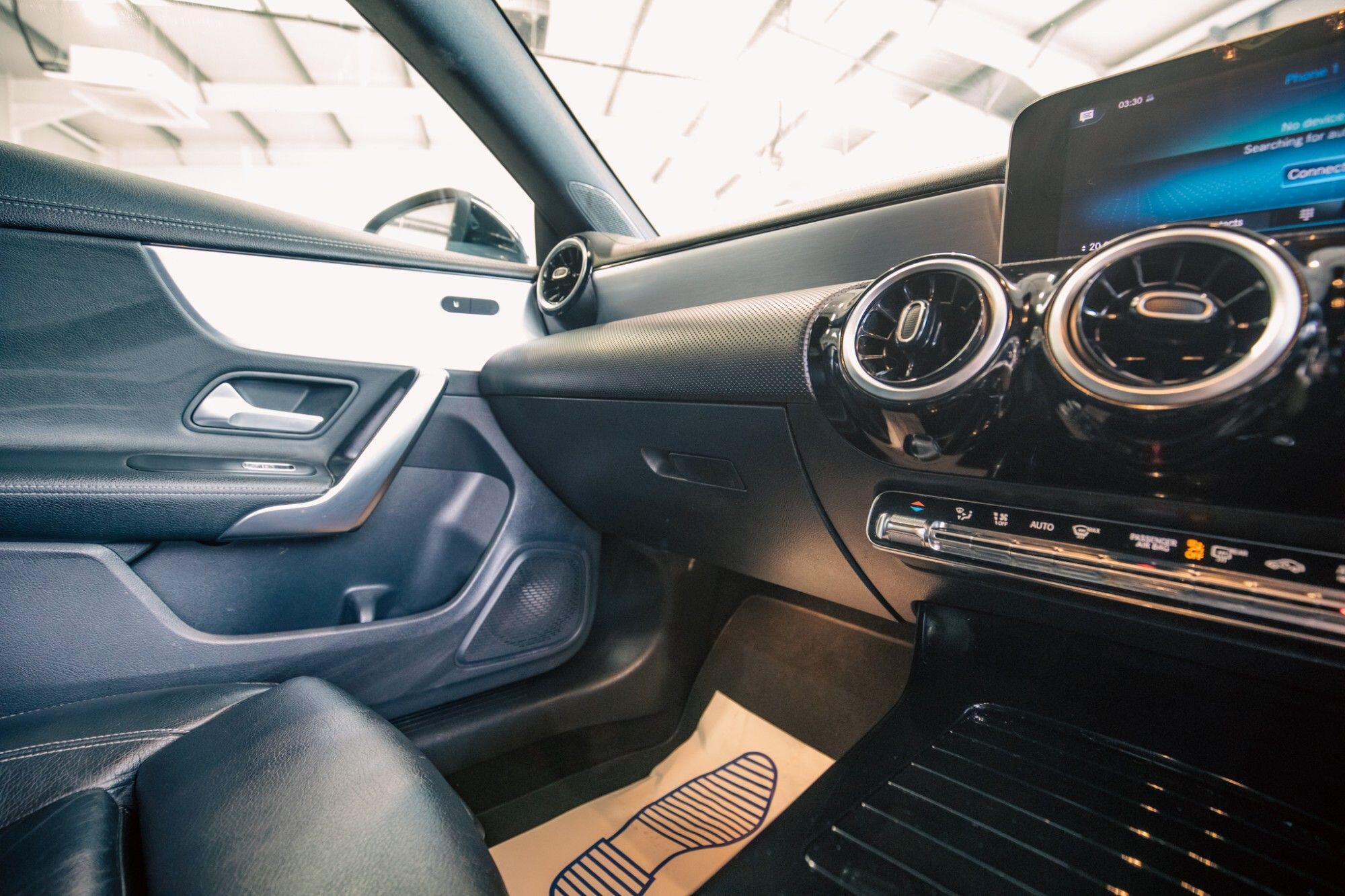 Mercedes-Benz Cla view 19
