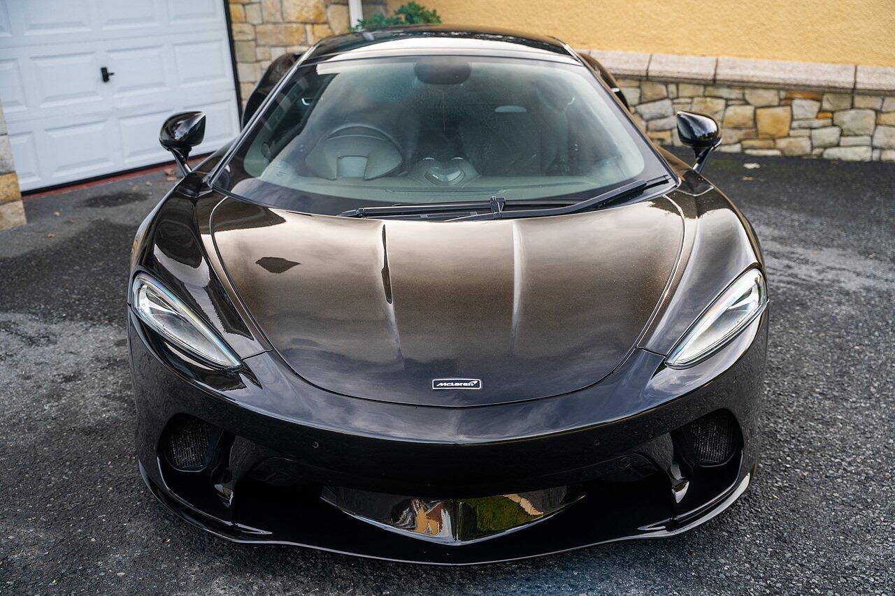 McLaren GT view 50