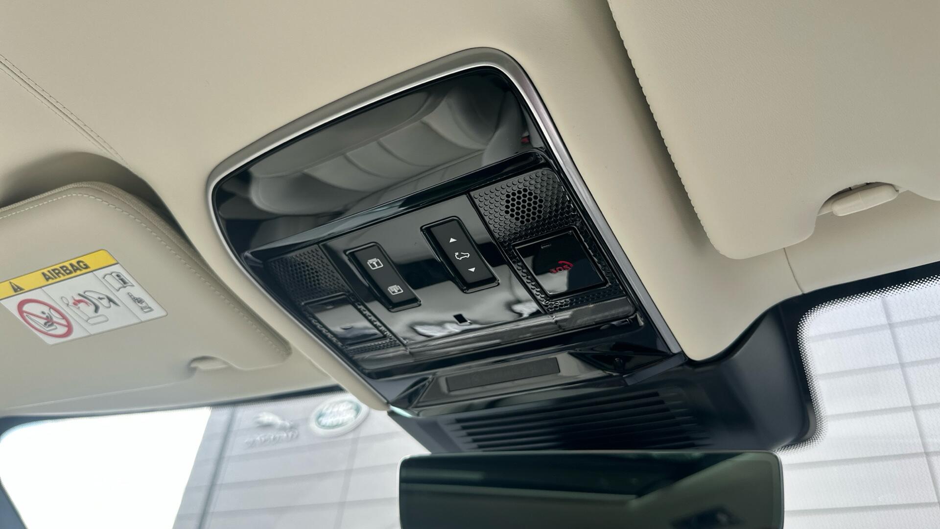 Land Rover Range Rover view 42