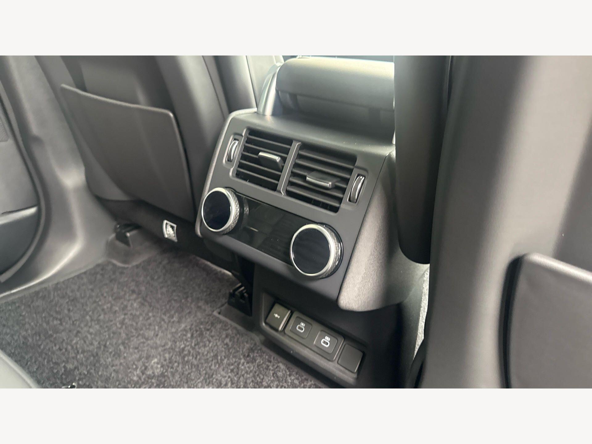 Land Rover Discovery view 22