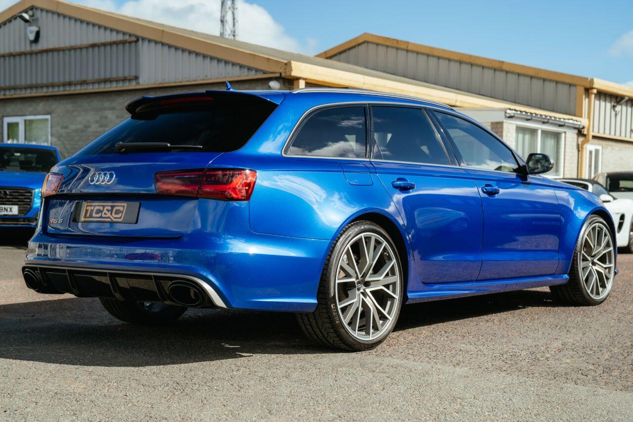 Audi RS6 view 12
