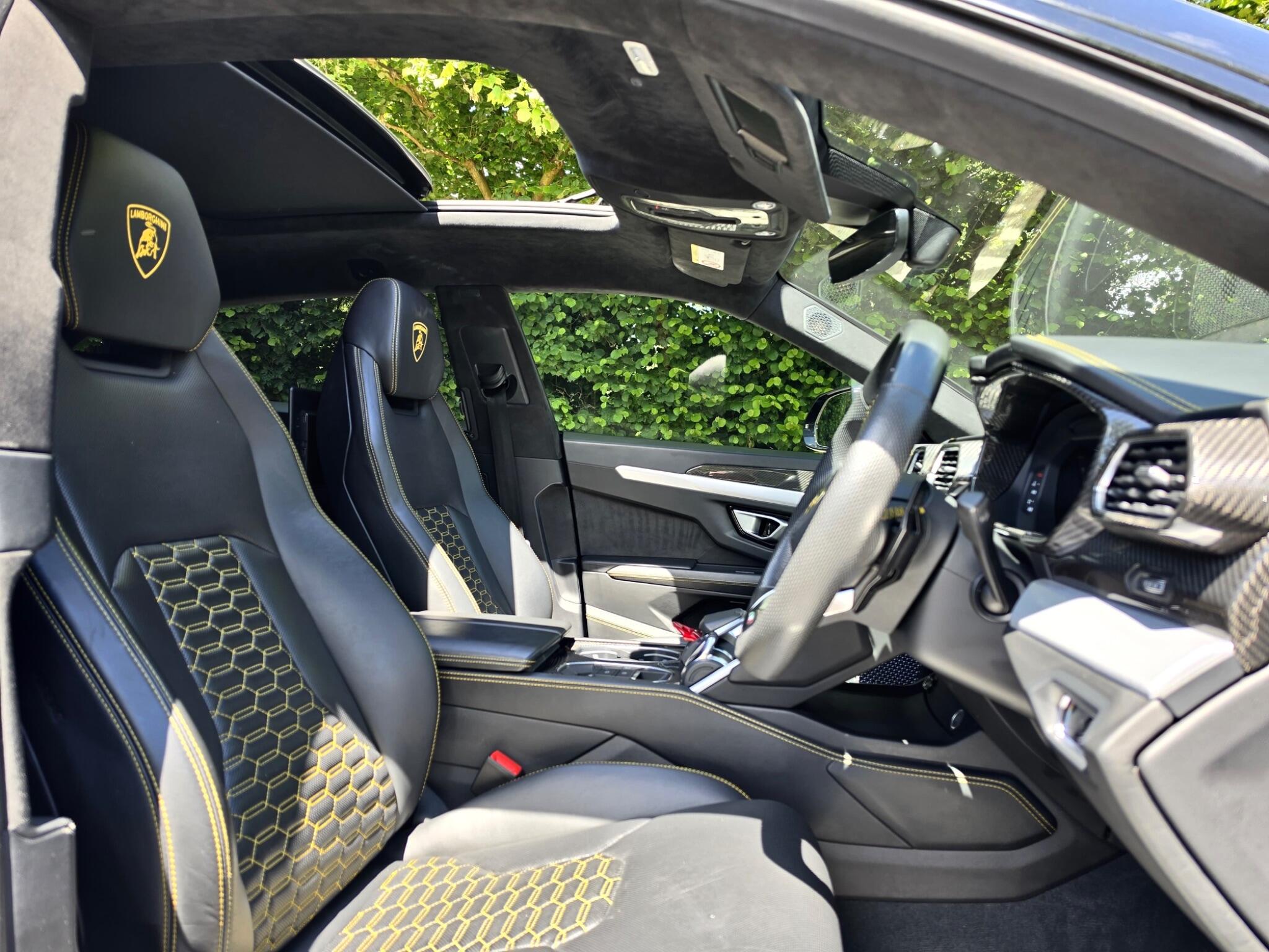 Lamborghini Urus view 10