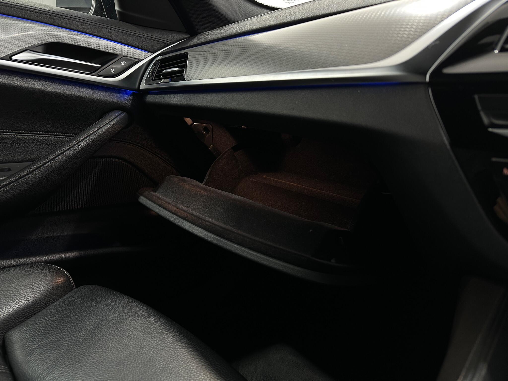 BMW 5 Series view 28