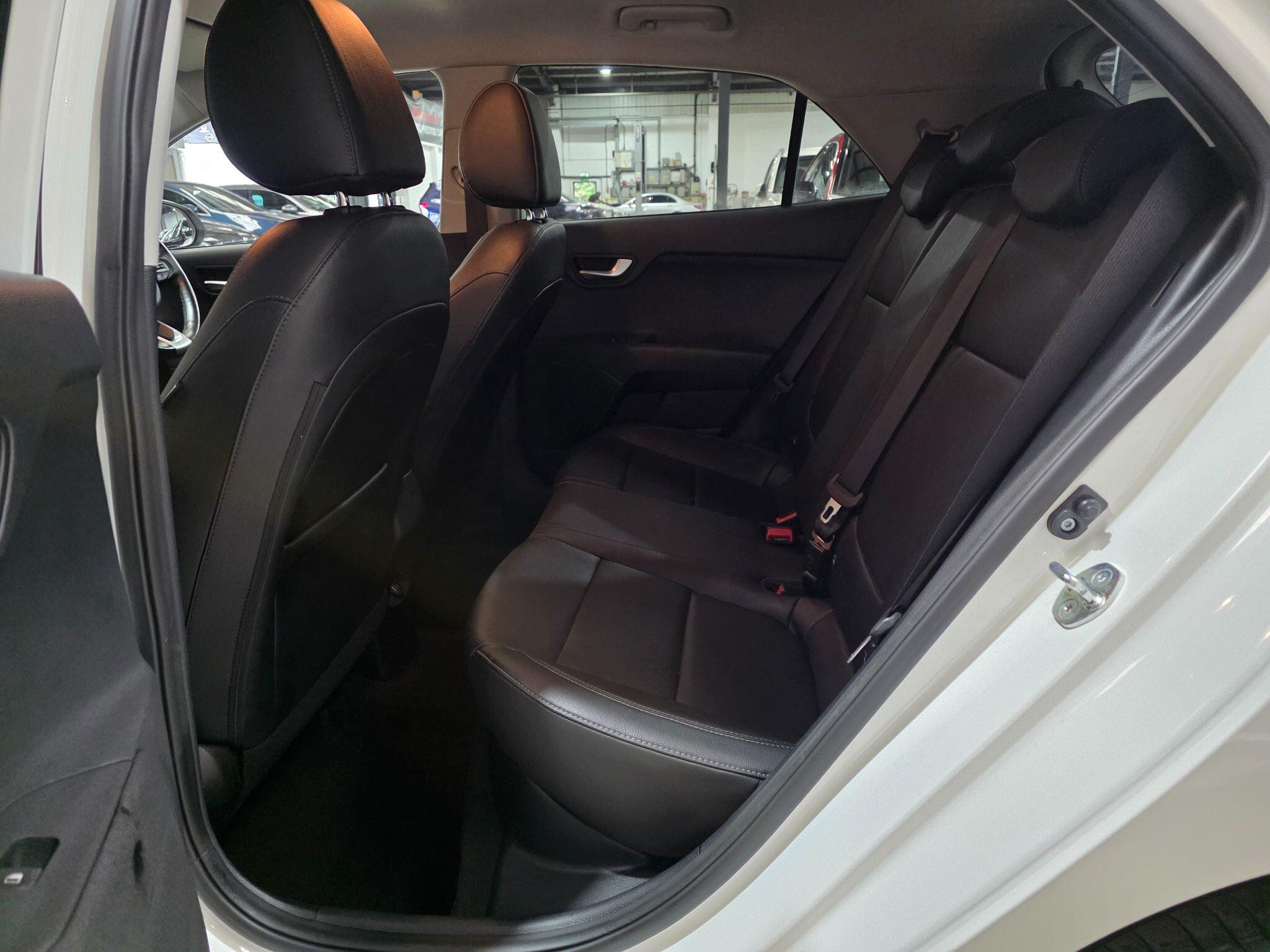 Kia Rio view 23