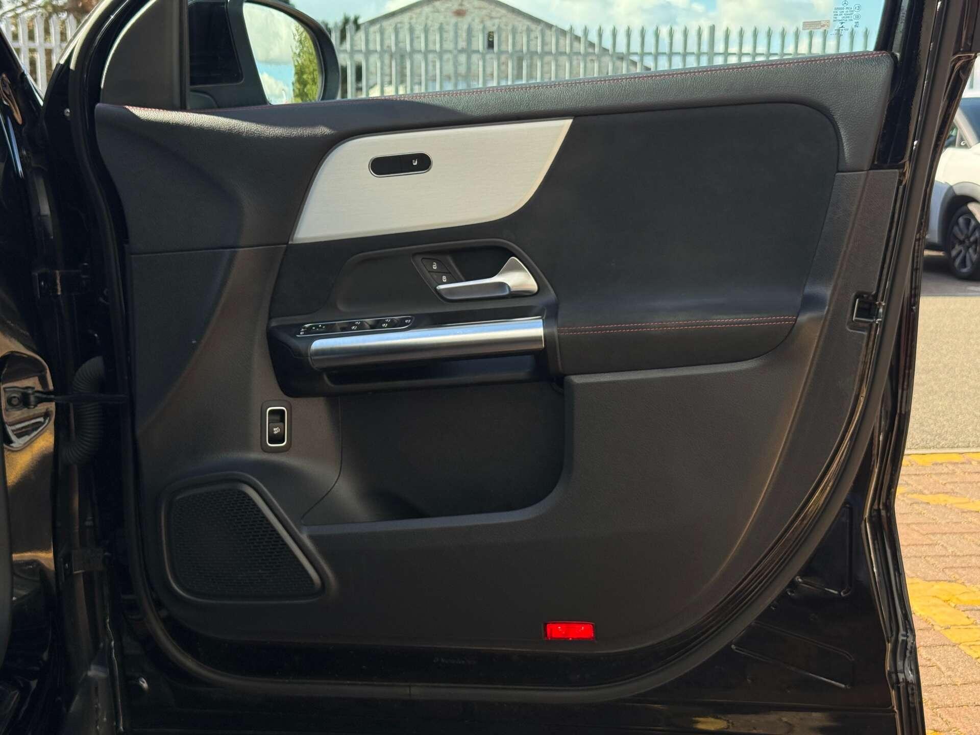 Mercedes-Benz EQA view 17