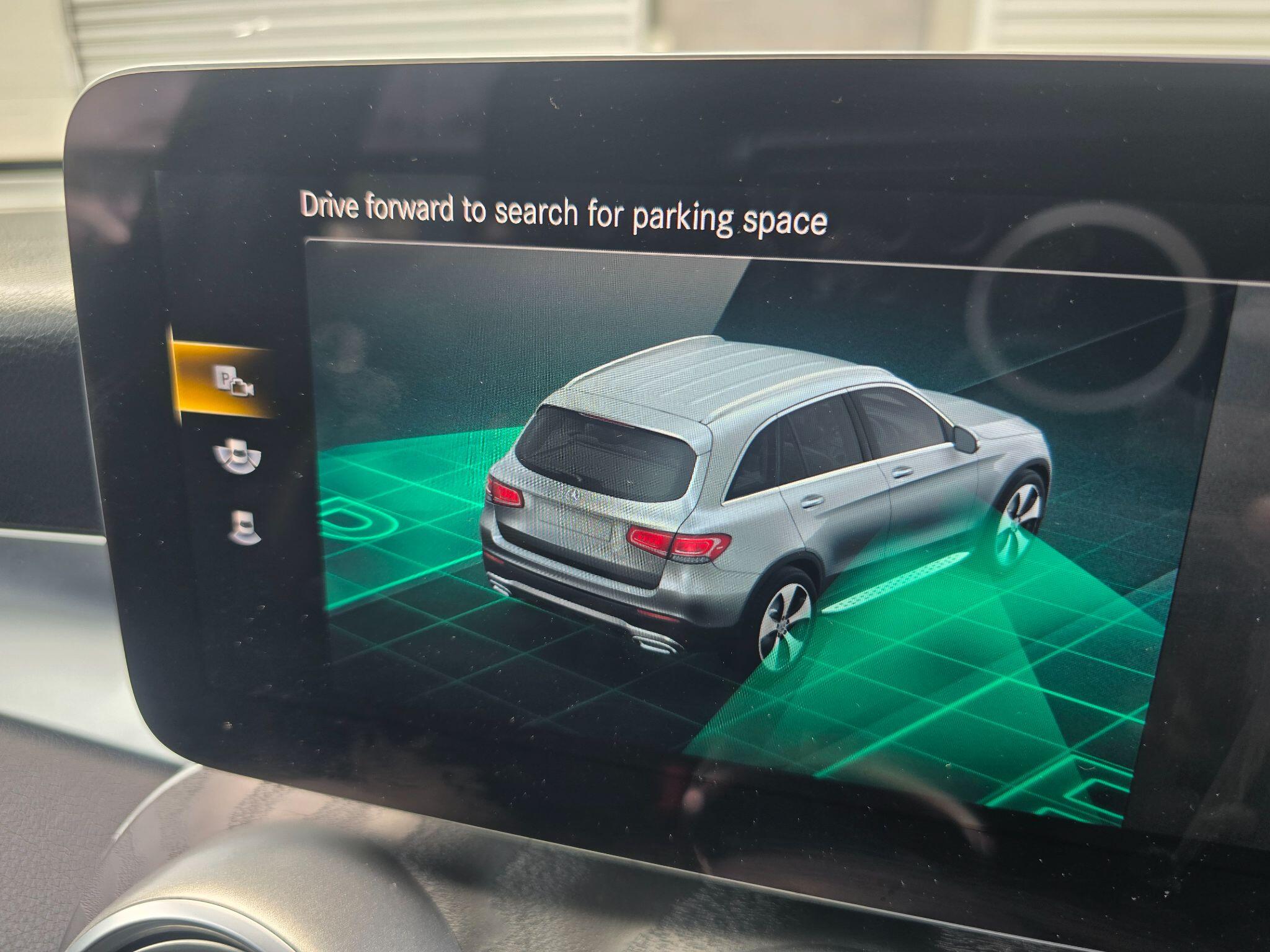 Mercedes-Benz GLC view 4