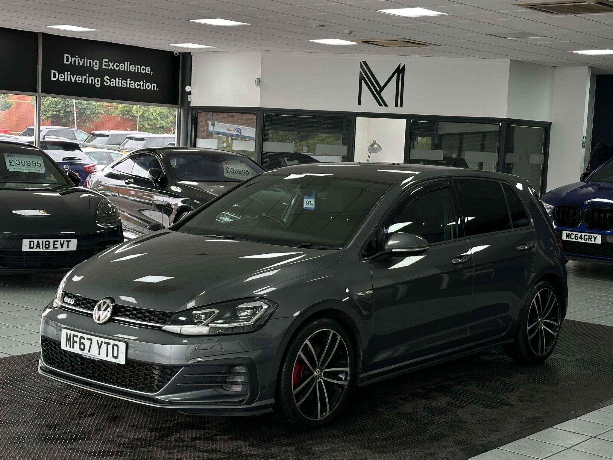 Volkswagen Golf view 8