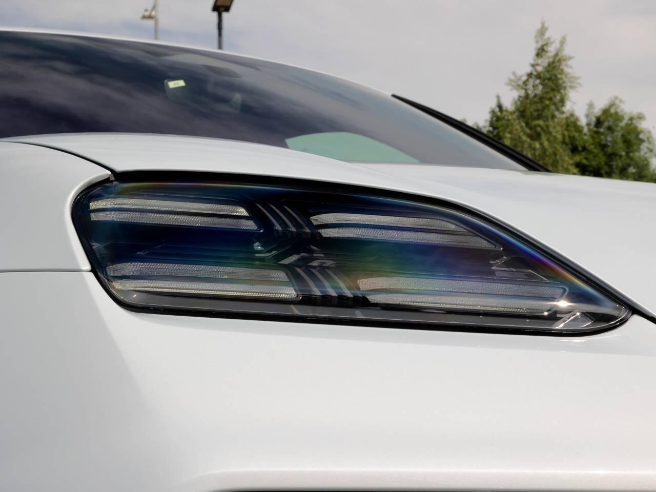 Porsche Macan view 34