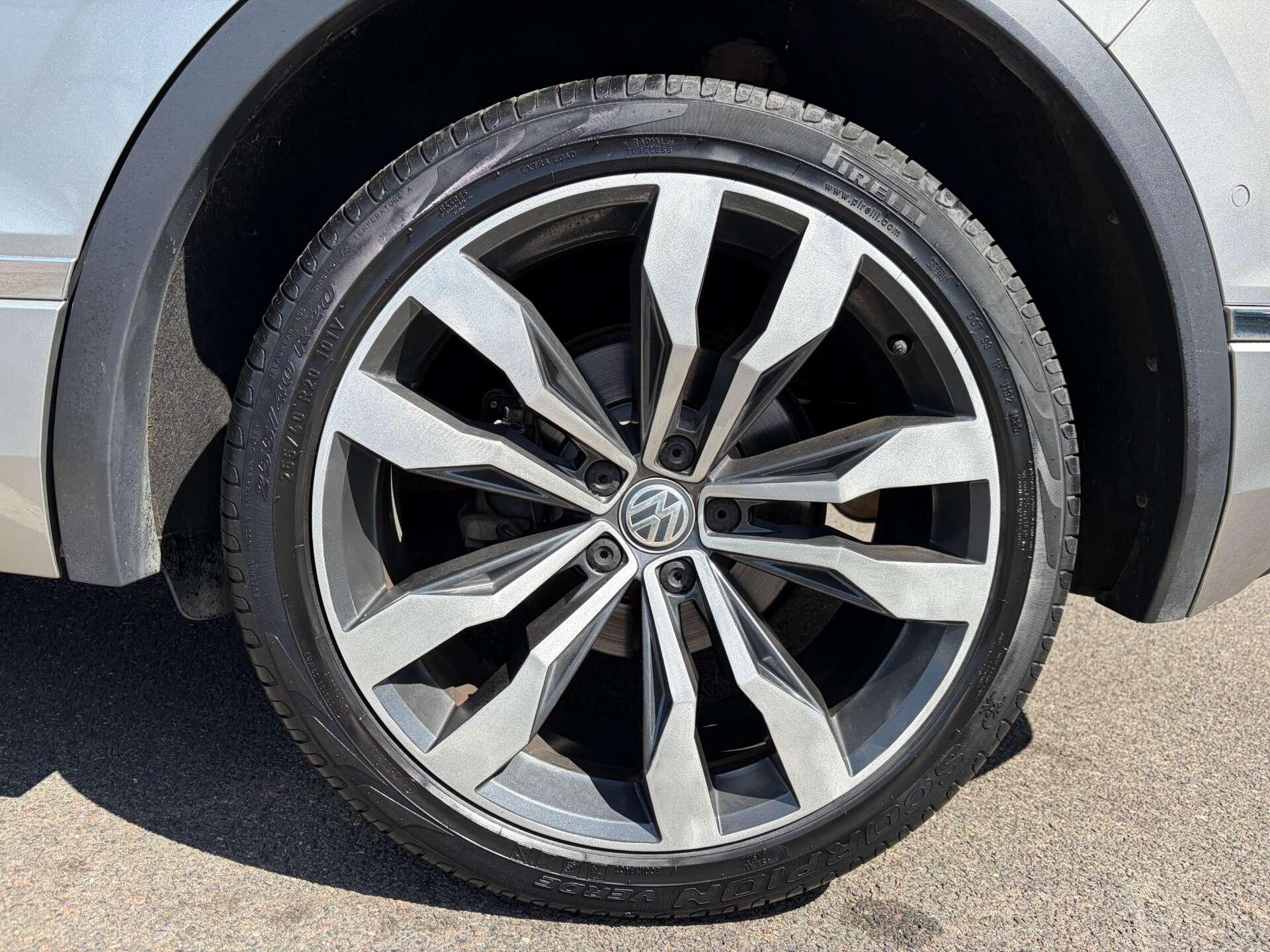 Volkswagen Tiguan view 11