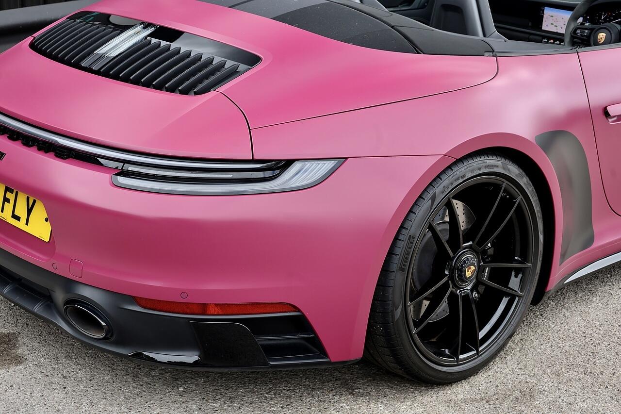 Porsche 911 view 26