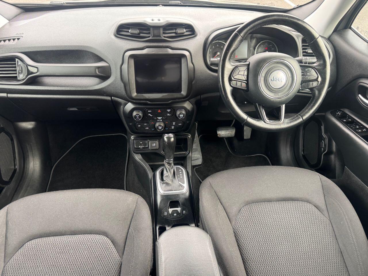 Jeep Renegade view 20