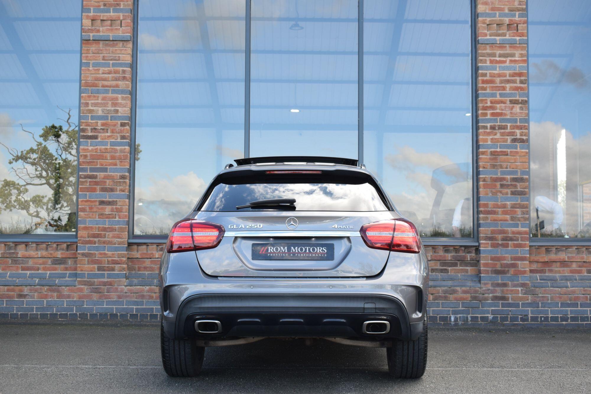 Mercedes-Benz GLA view 6
