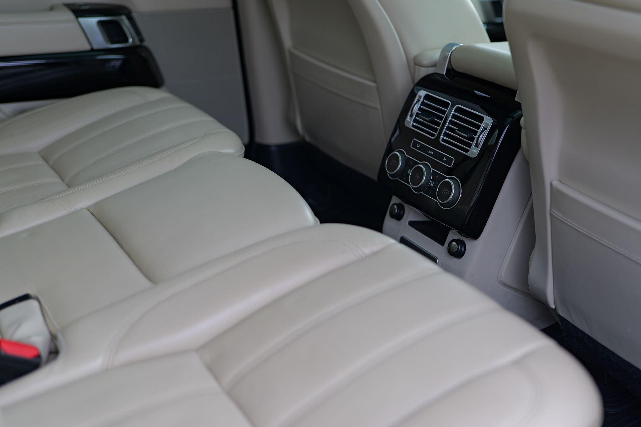 Land Rover Range Rover view 26