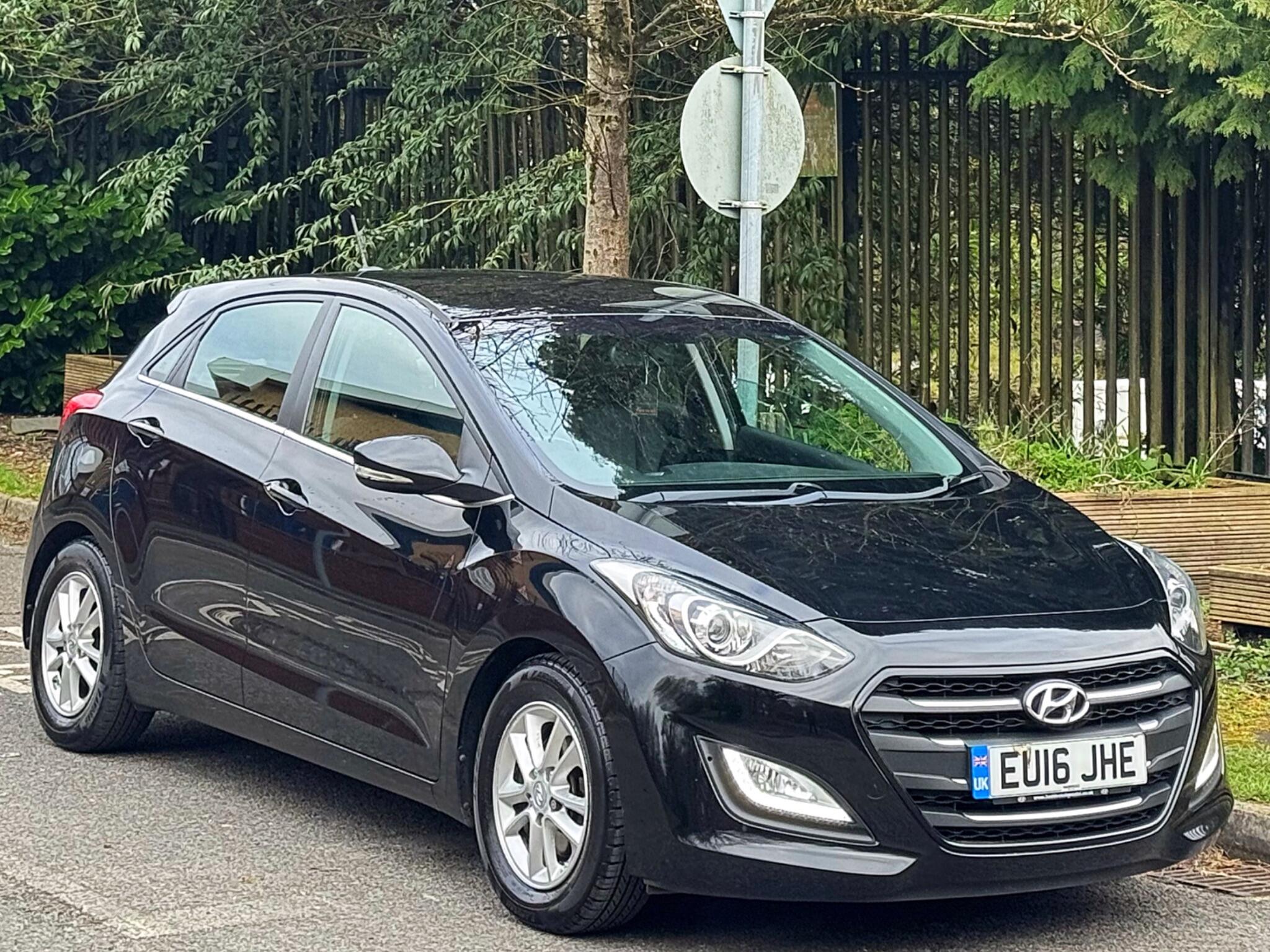 2016 Hyundai i30 1.6 CRDi Blue Drive SE Nav Euro 6 (s/s) 5dr image 5