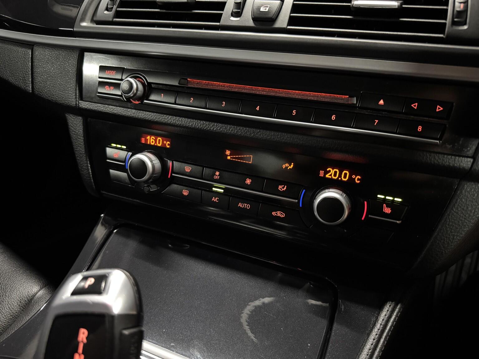 BMW 5 Series view 25