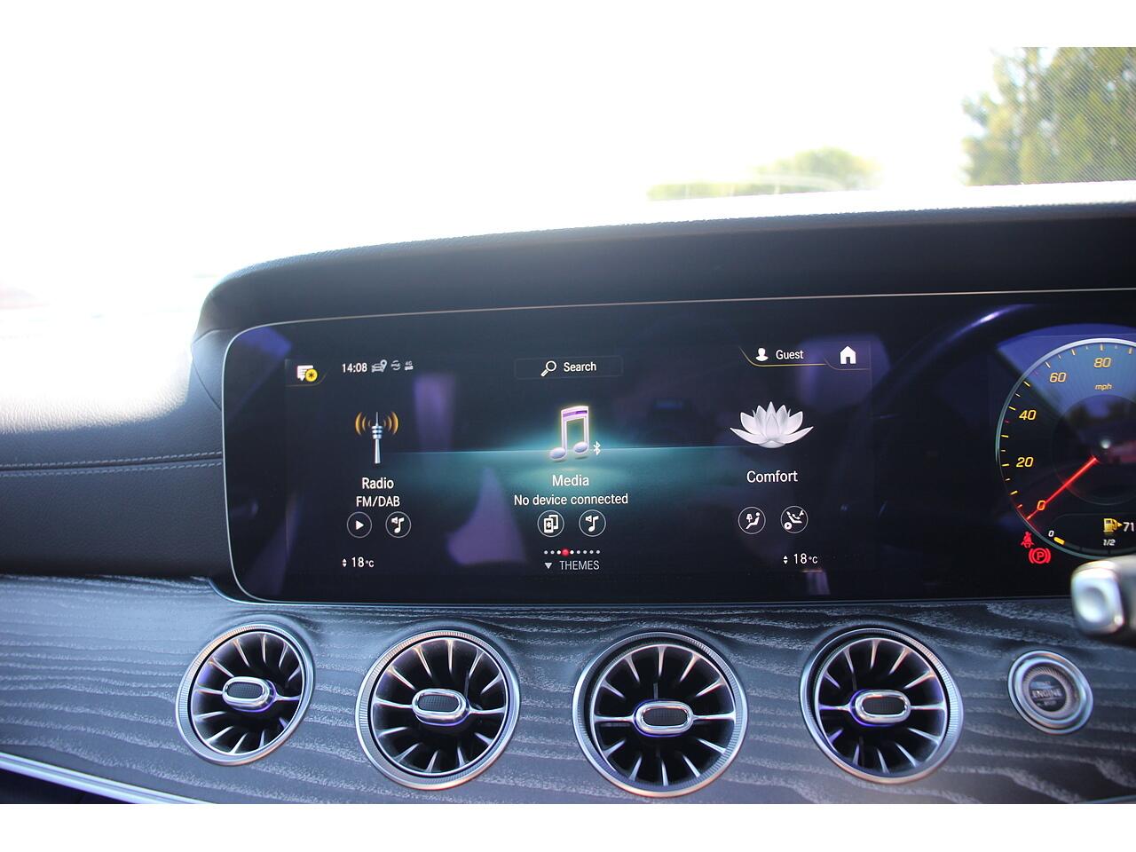 Mercedes-Benz E Class view 23