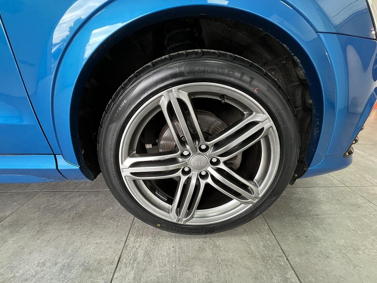 Audi Q3 view 22