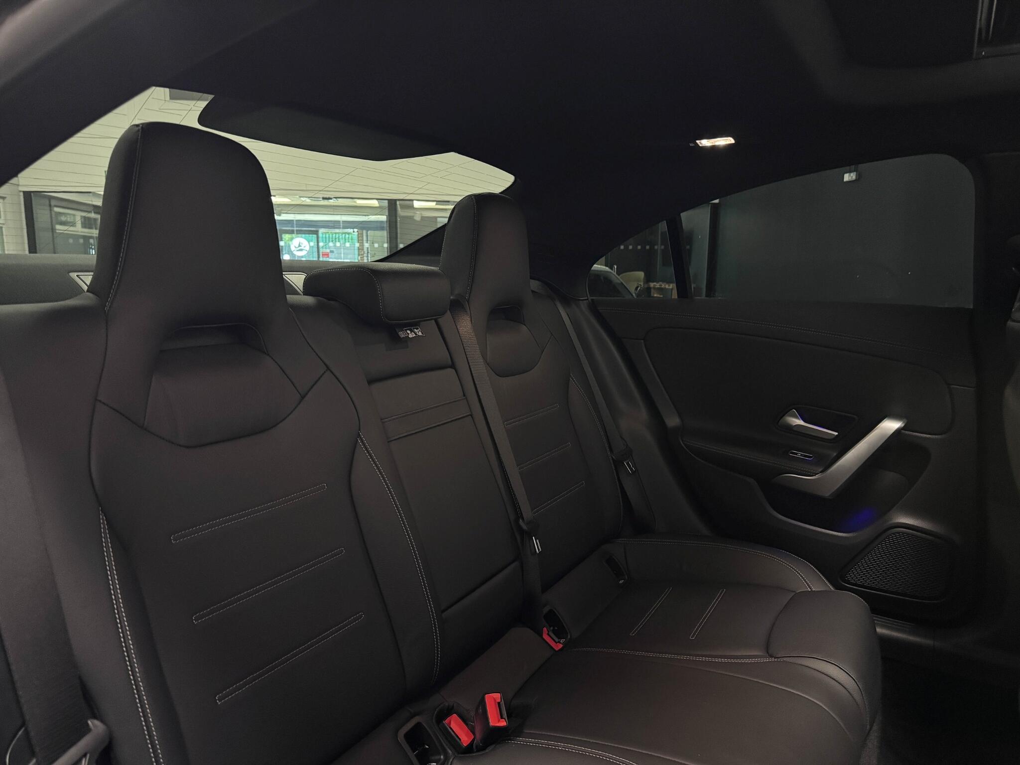 Mercedes-Benz Cla view 24