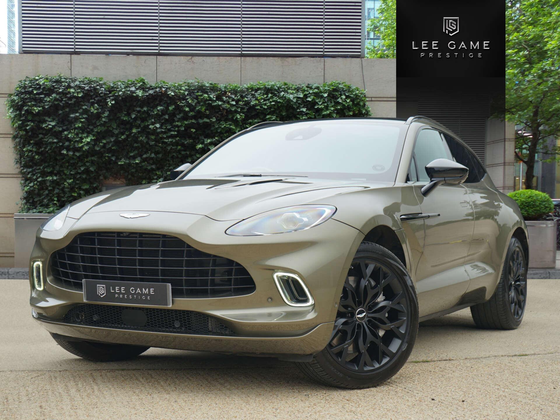 Aston Martin DBX view 32
