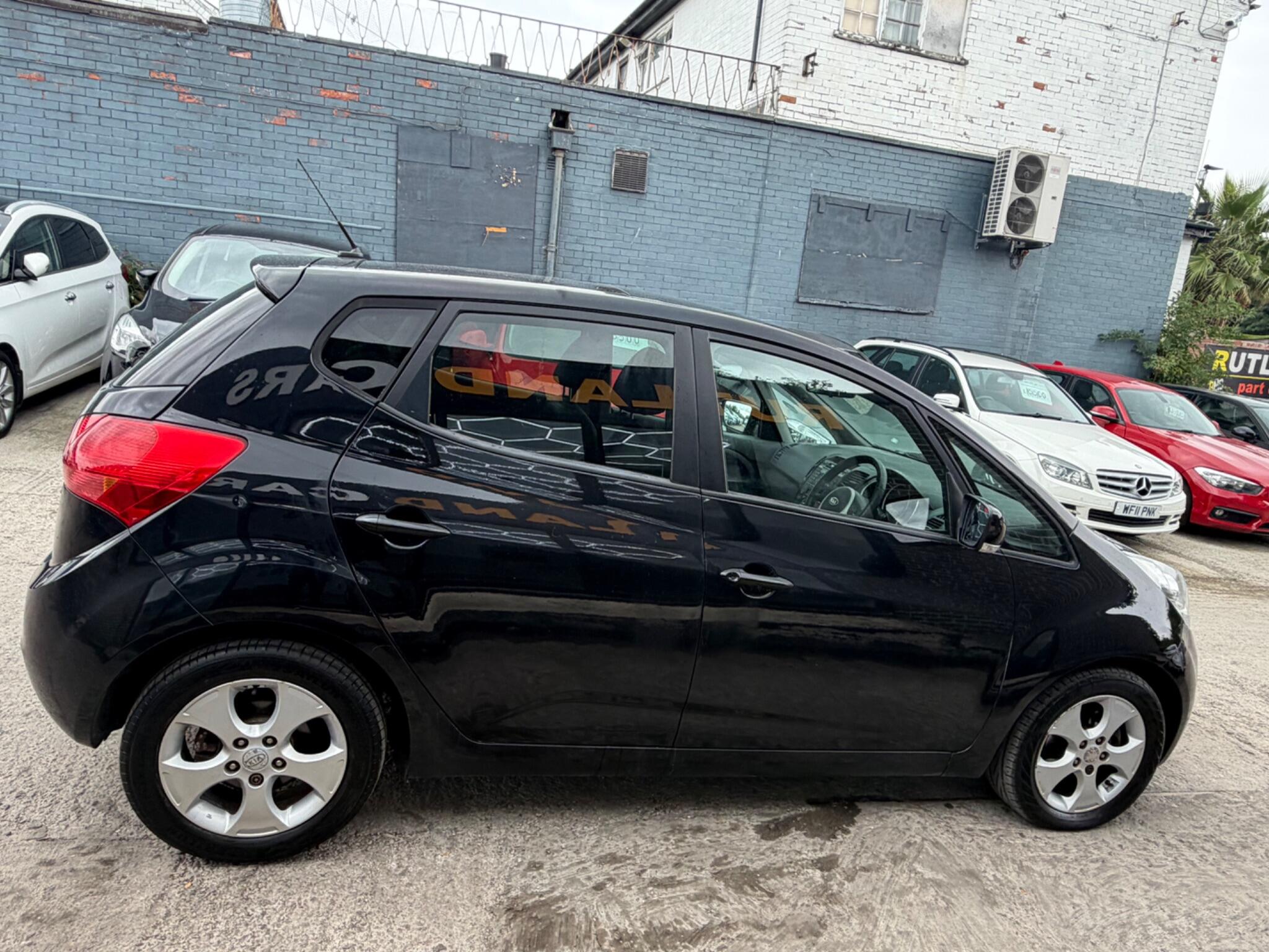 Kia Venga view 7