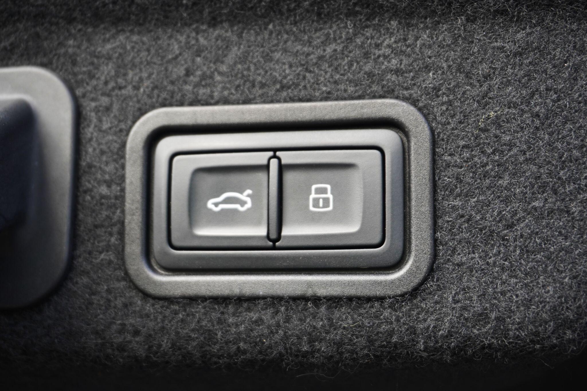 Audi S8 view 85