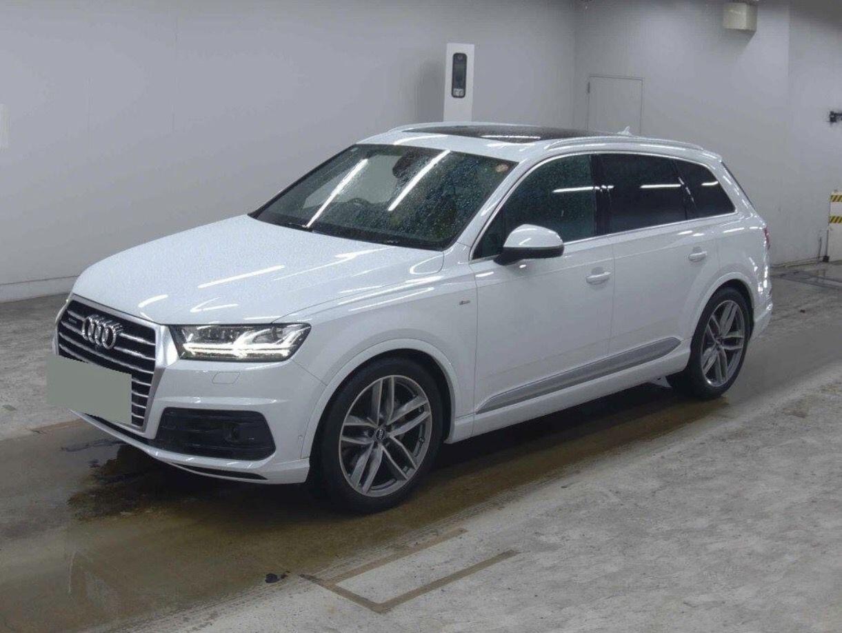 Audi Q7 view 2
