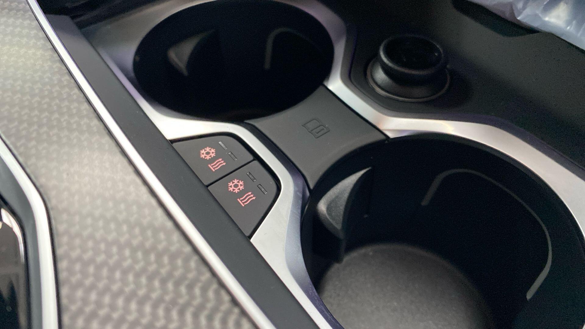 BMW XM view 21