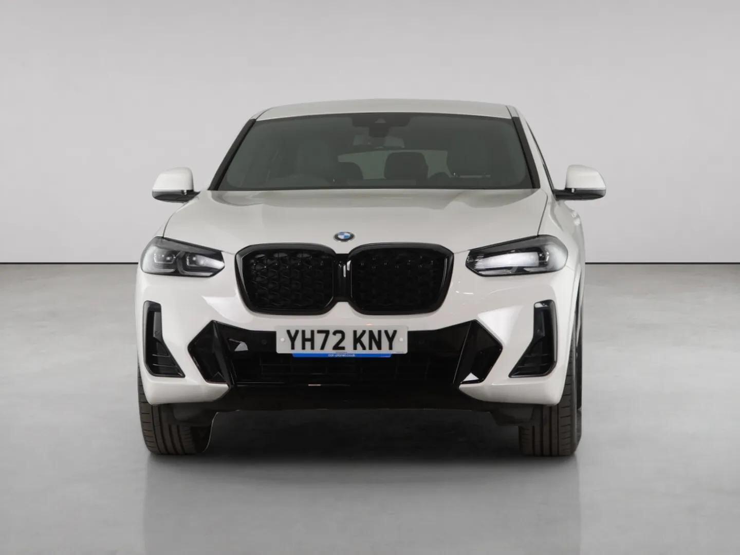 BMW X4 view 5