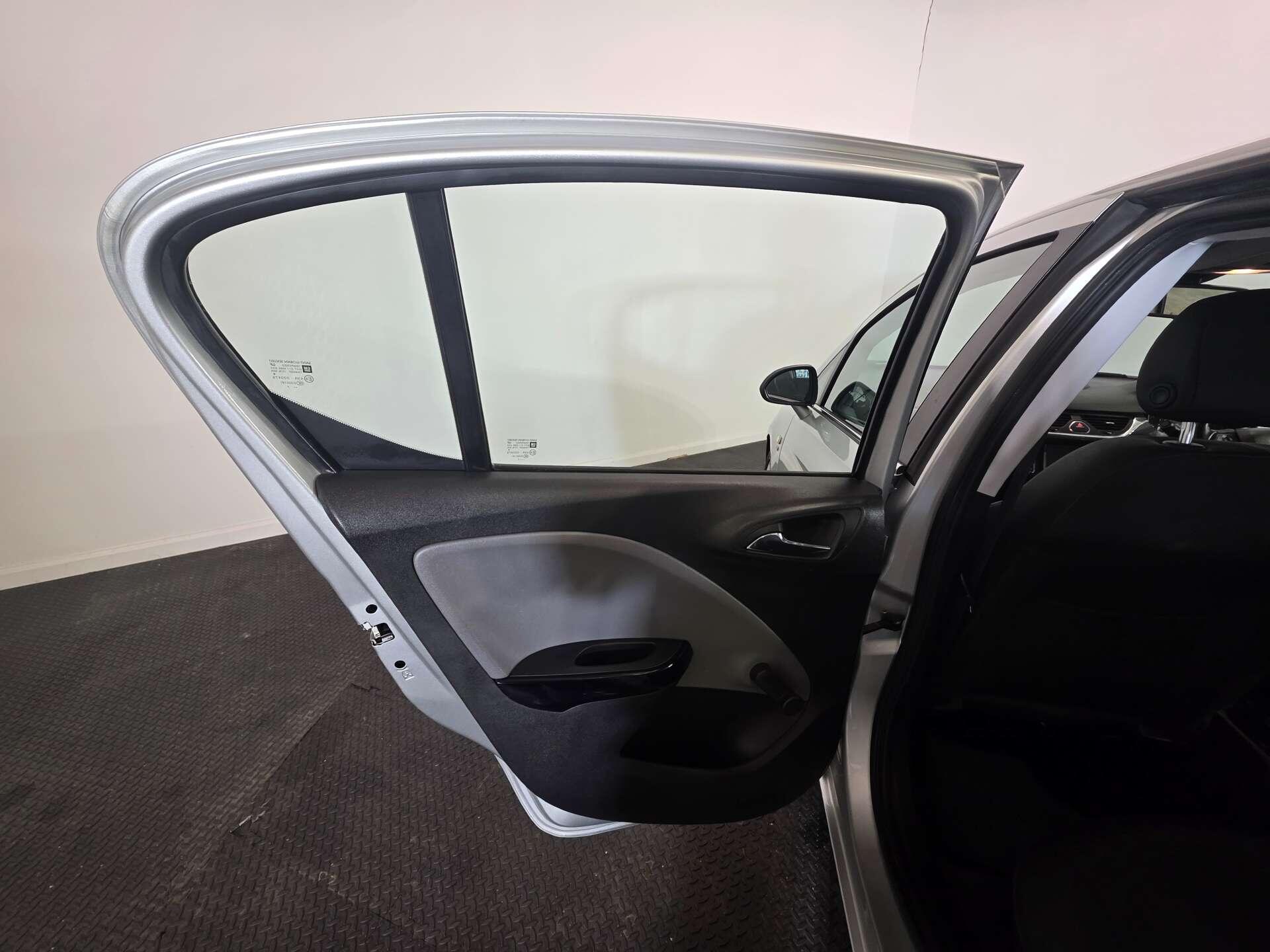 Vauxhall Corsa view 38
