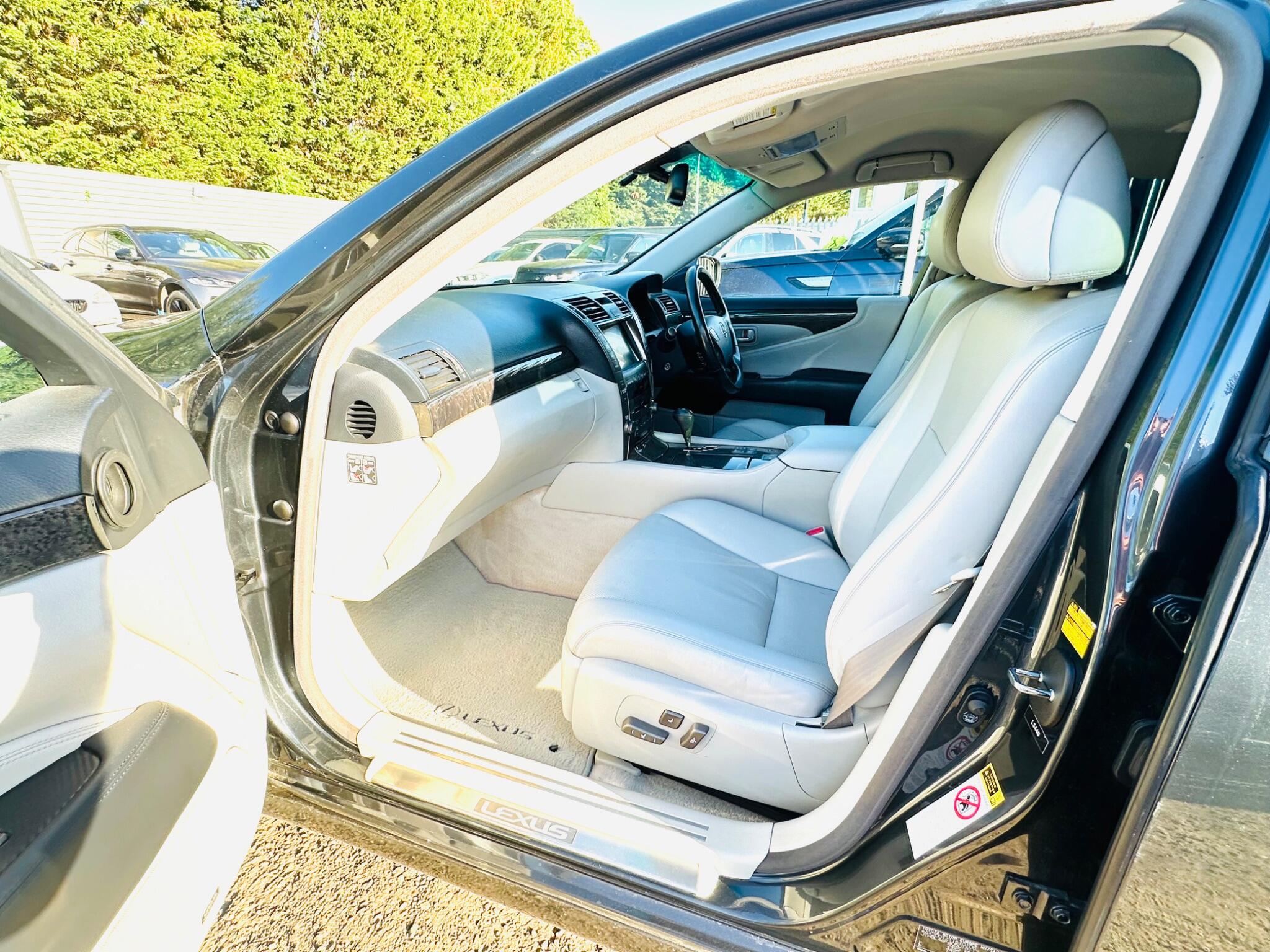 Lexus LS view 56