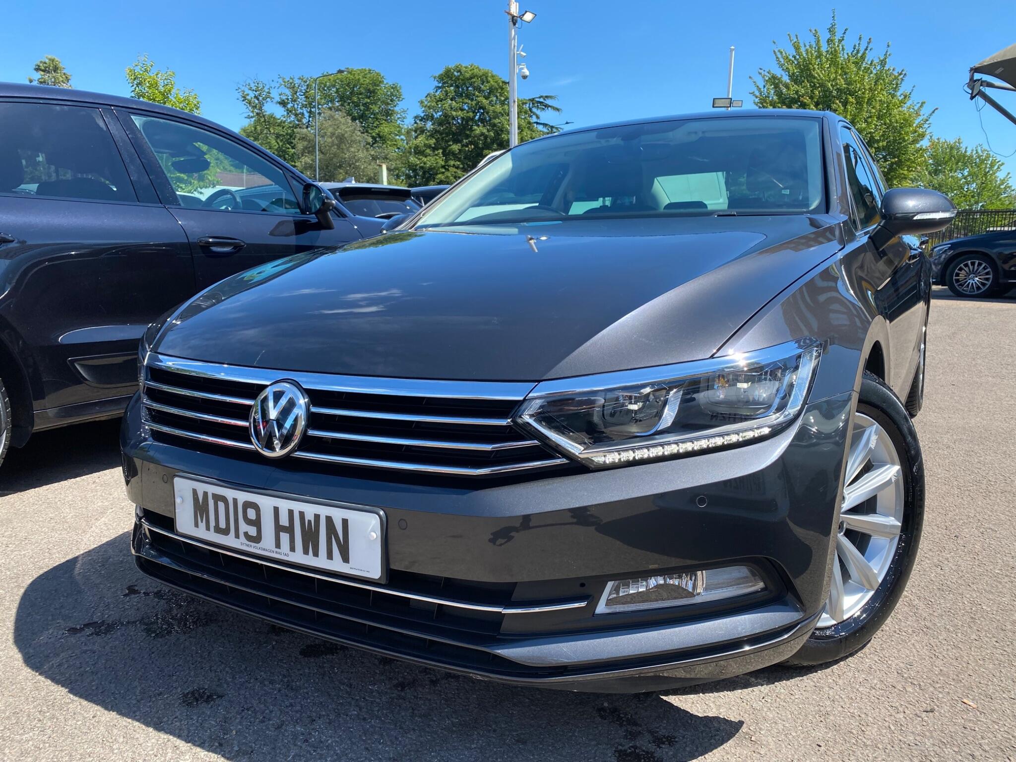 Volkswagen Passat view 6