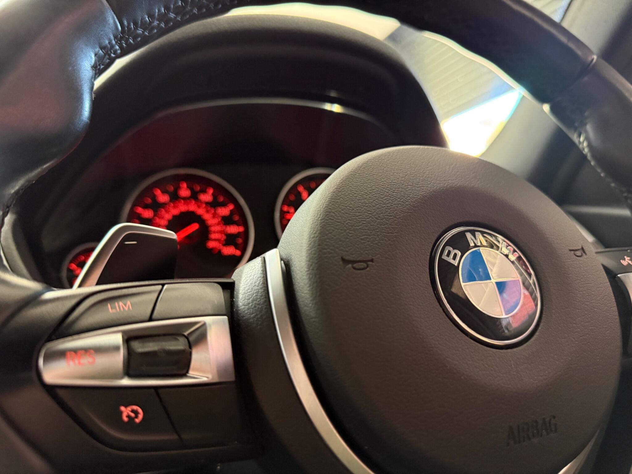 BMW 3 Series view 14