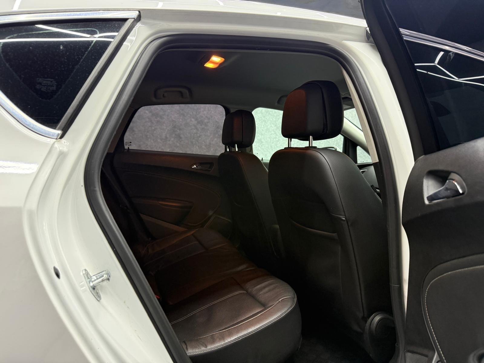 Vauxhall Astra view 8