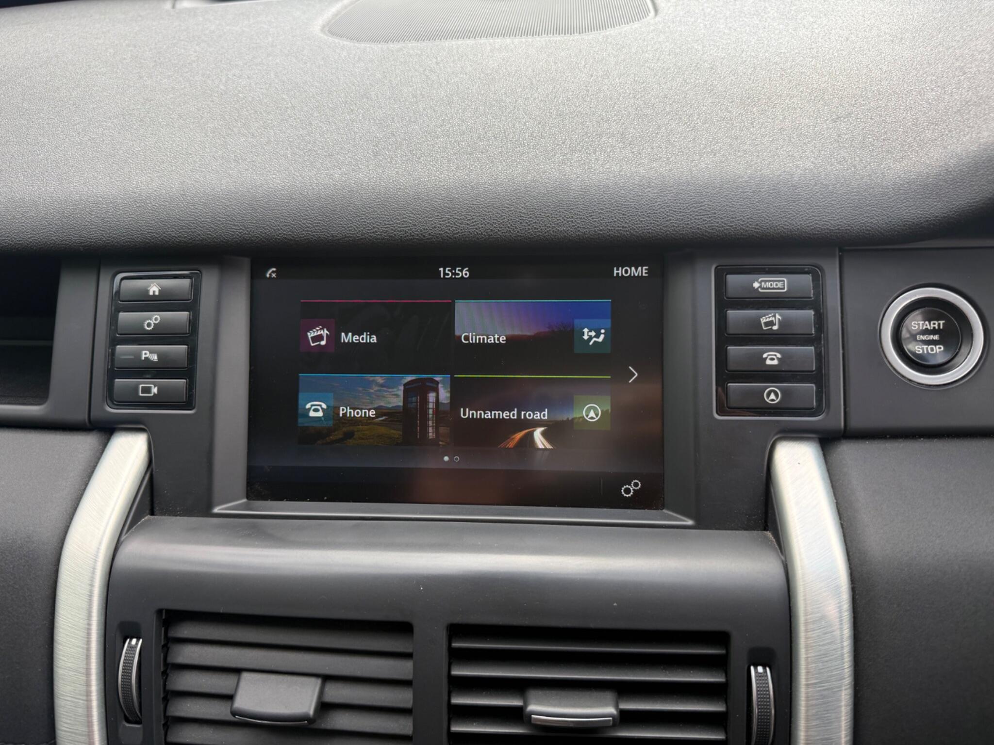 Land Rover Discovery Sport view 36