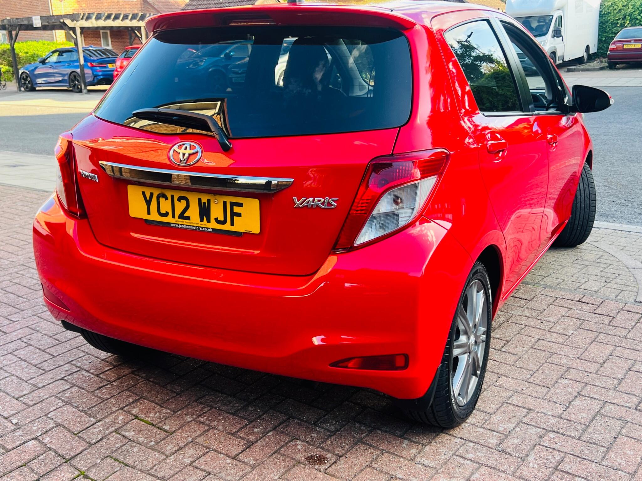 Toyota Yaris view 24