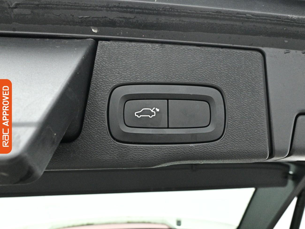 Volvo XC60 view 29