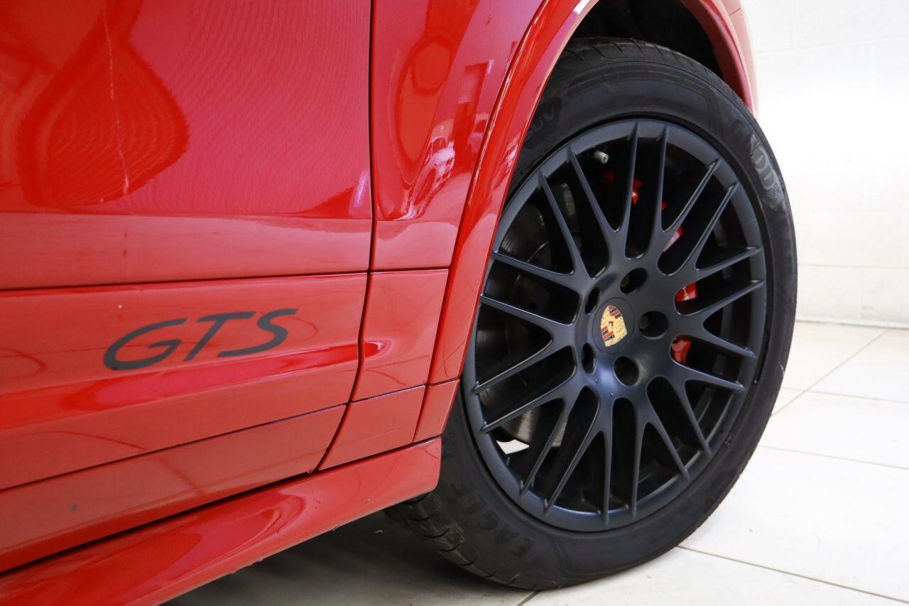 Porsche Cayenne view 10