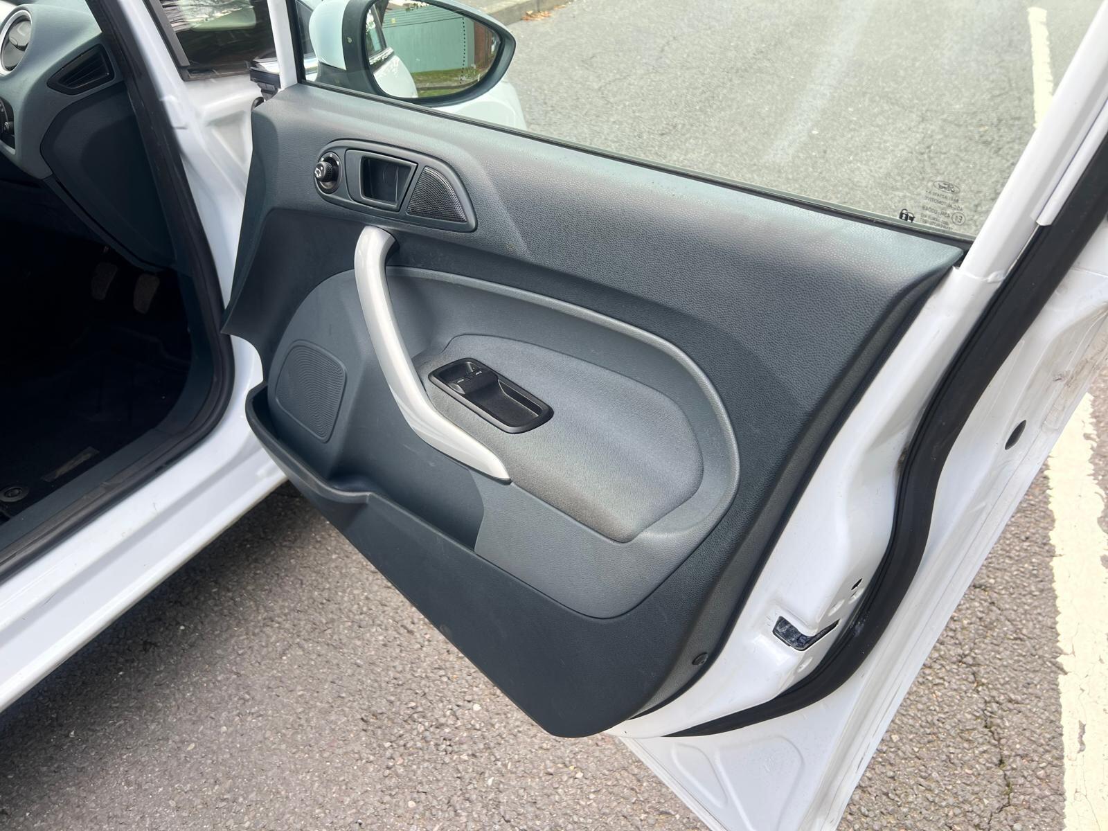 Ford Fiesta view 15