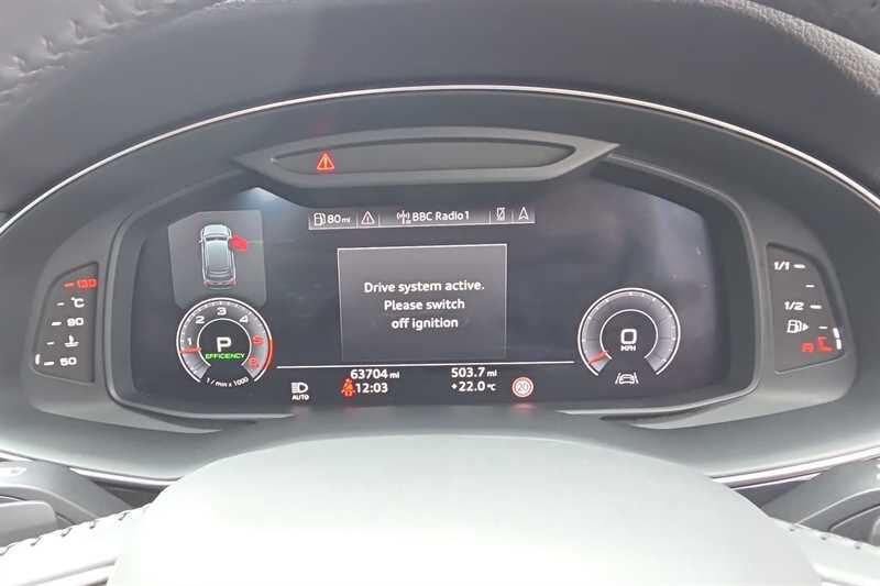Audi Q7 view 20