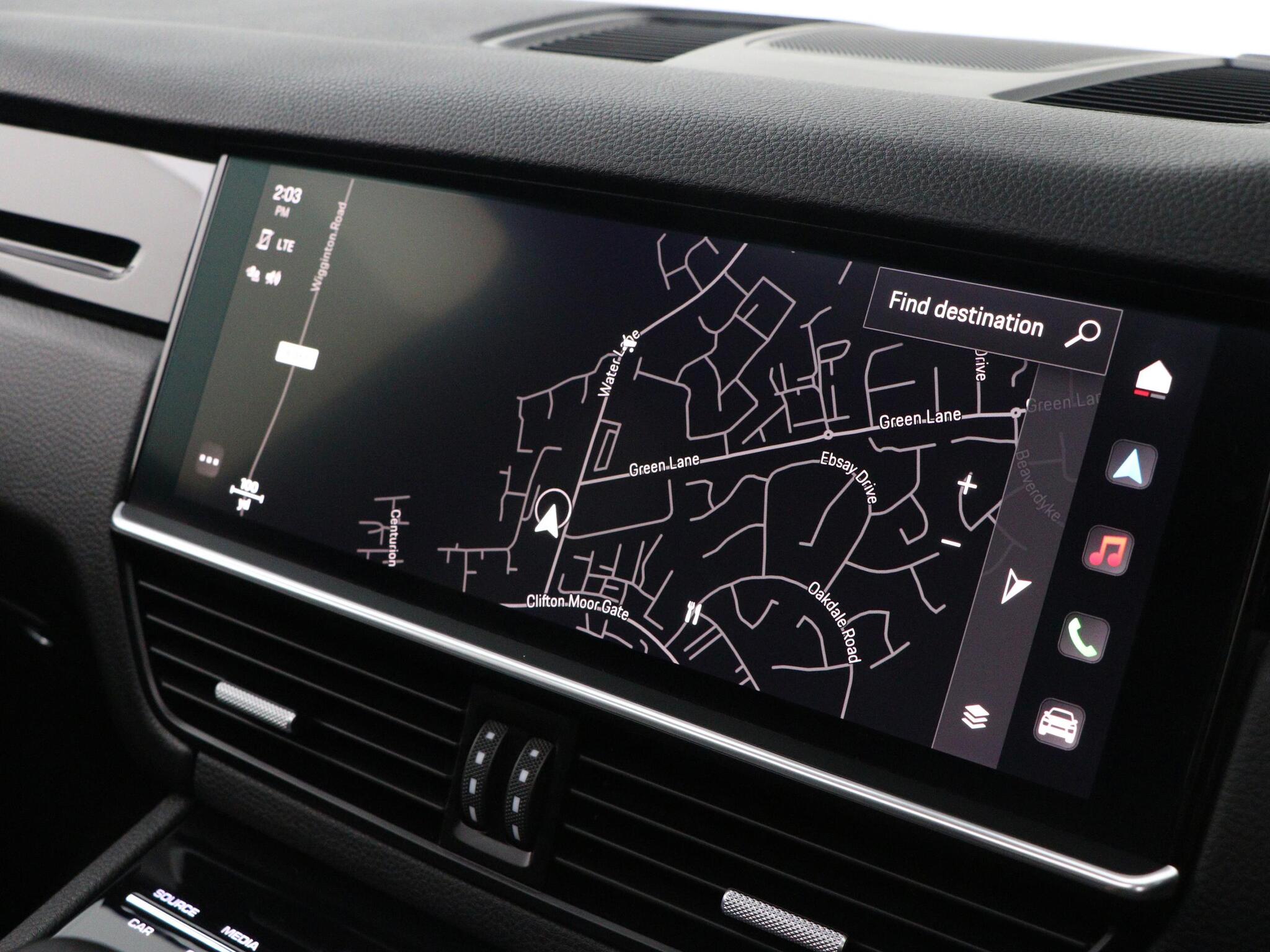 Porsche Cayenne view 49